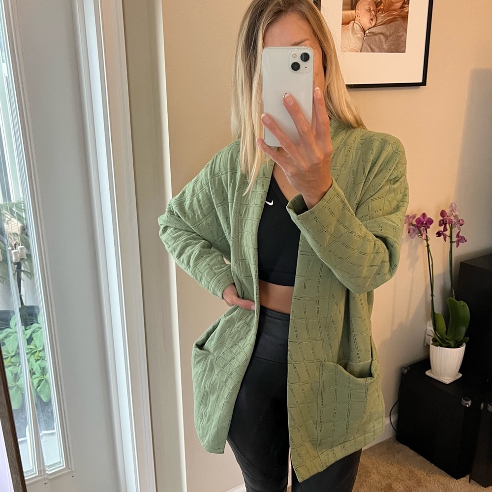 Nike women’s reversible therma fit yoga athleisure cardigan green size small